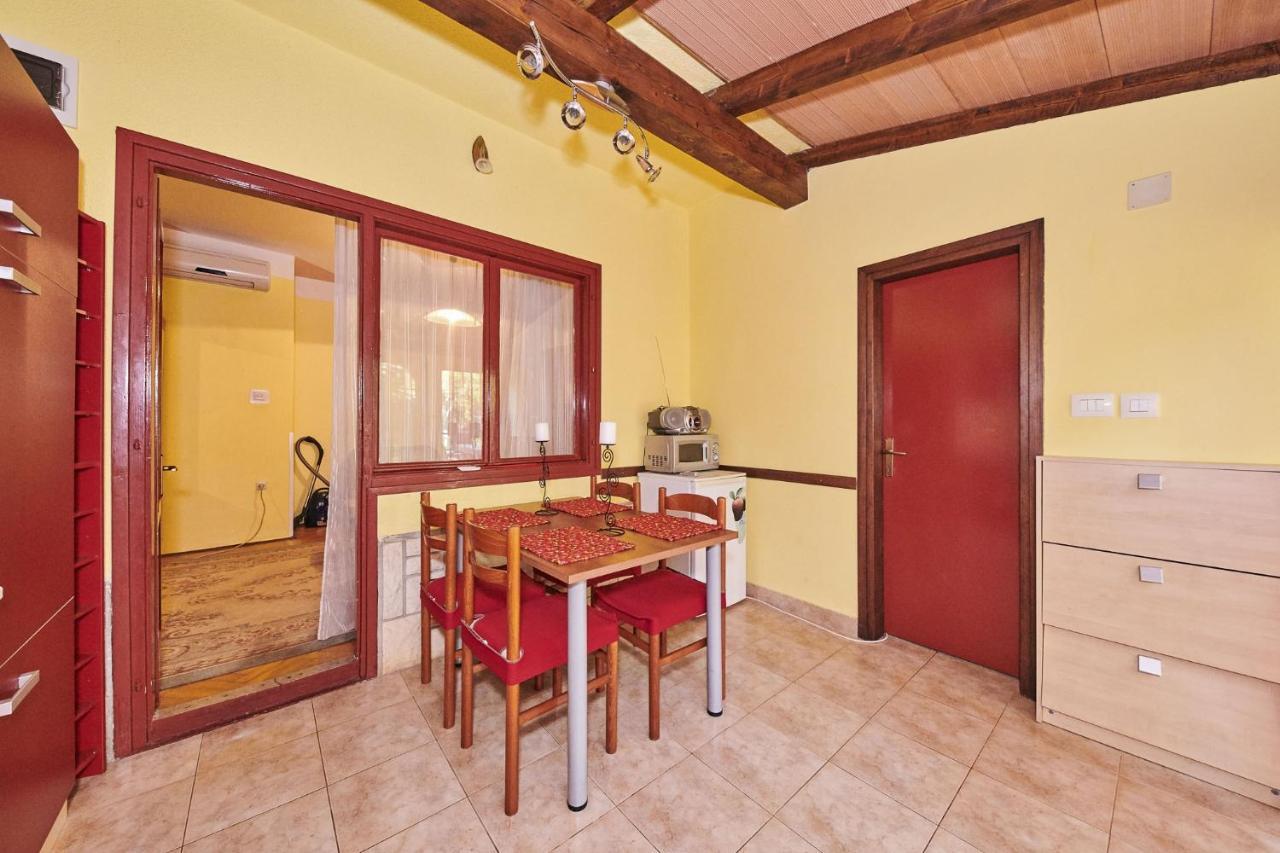 Apartmán With A Parking Space - 7735